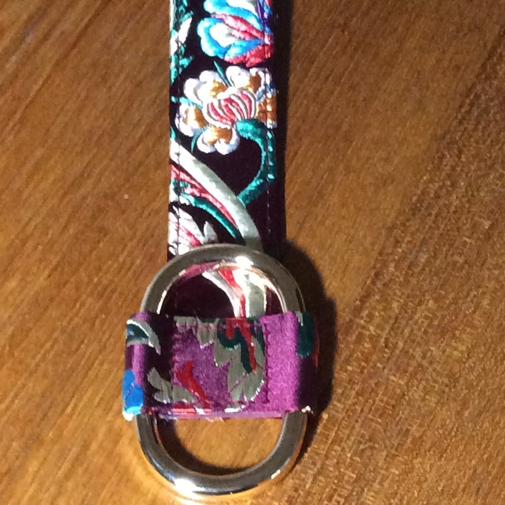 Steve Madden Belt Flower Embroidered Burgundy NEW - Picture 3 of 6